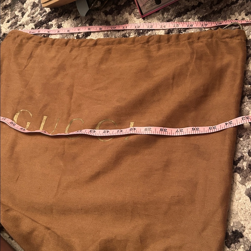 Gucci Tan Dust Bag with Gold Logo - Picture 5 of 5